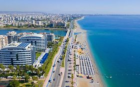 Porto Bello Hotel Resort & Spa